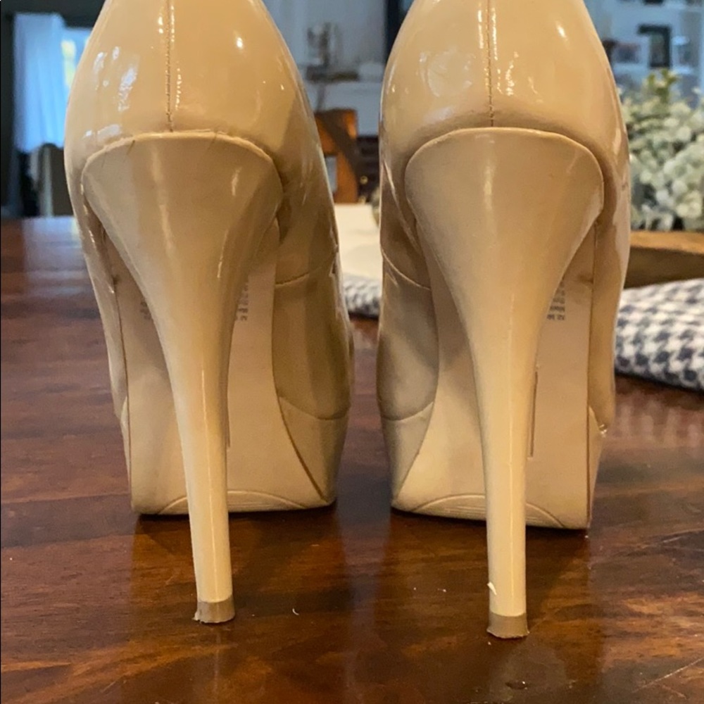 High heels - Picture 4 of 4